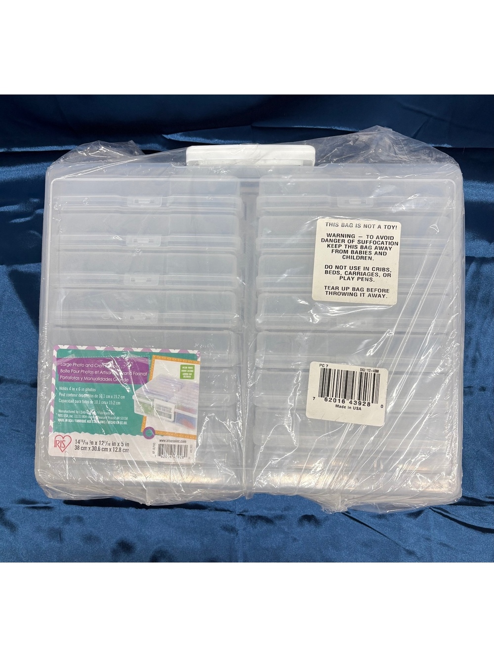 IRIS USA Large Plastic 4x6 Photo and Craft Keeper With Sixteen Compartments NWT